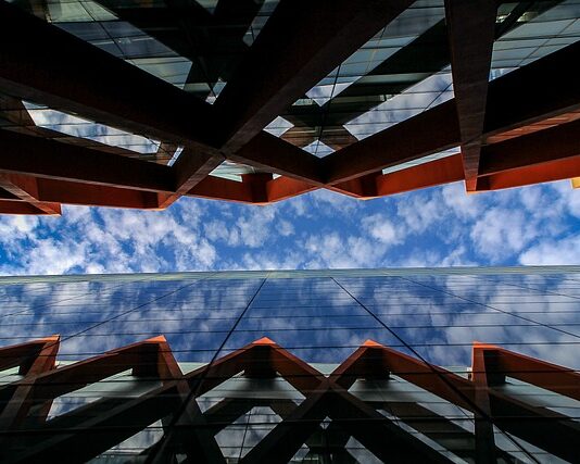 Ile zarabia audytor?