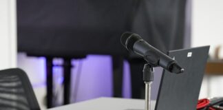 Czy praca zdalna może być wykonywana z zagranicy?