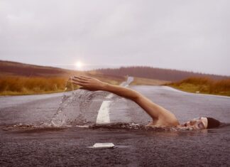 Co daje pływanie w Łapach?