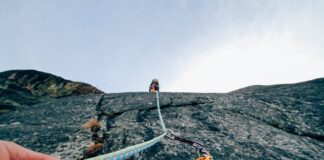 Jak założyć karabińczyk?